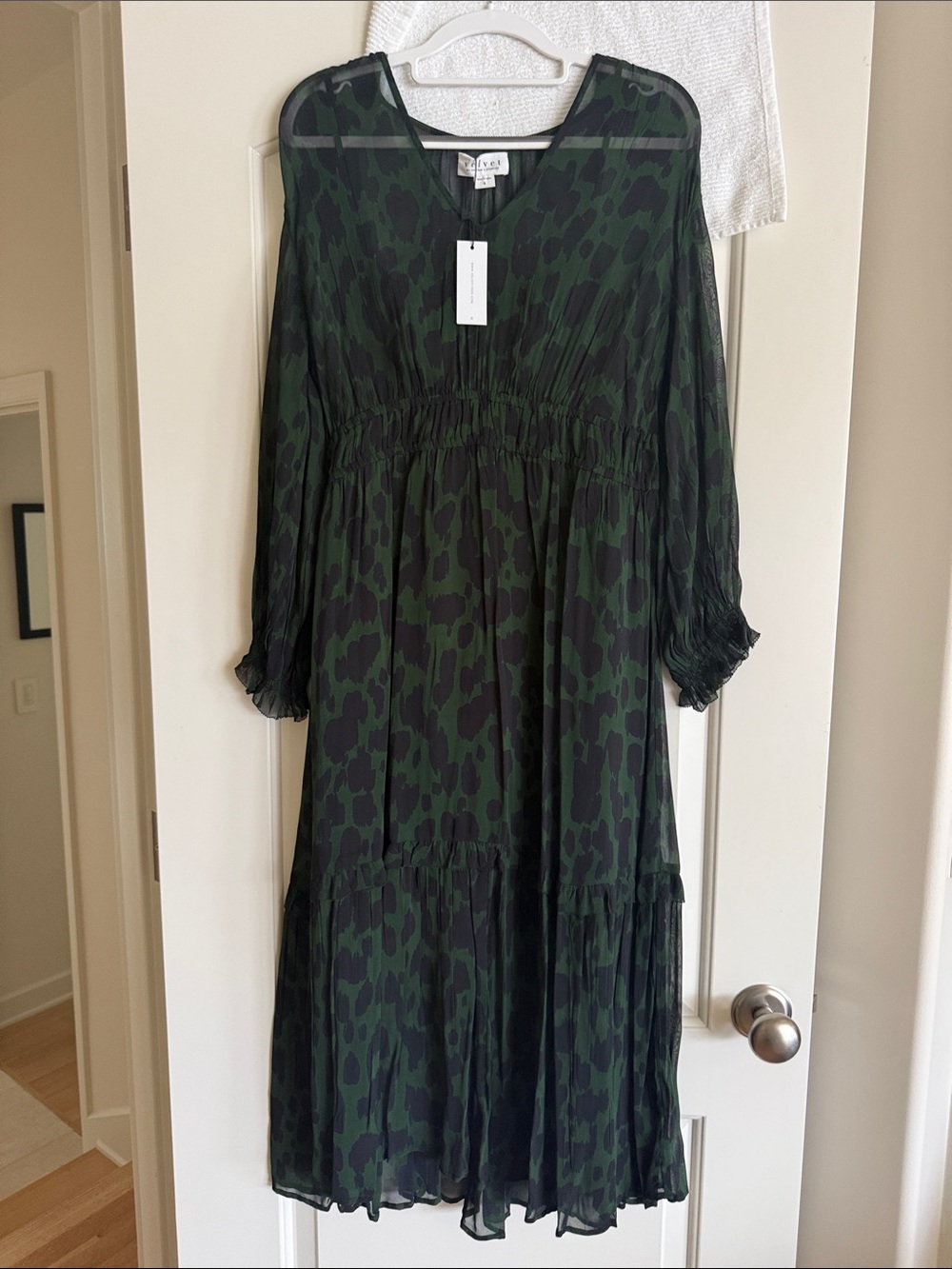 Green Leopard Print Long Sleeve Midi Dress